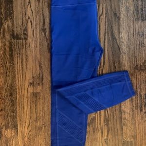 GapFit women’s activewear crop leggings